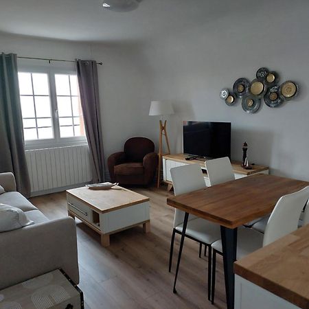 Au Gre Des Marees 2 Appartement Face A La Mer 2Eme Etage Ault Exteriör bild