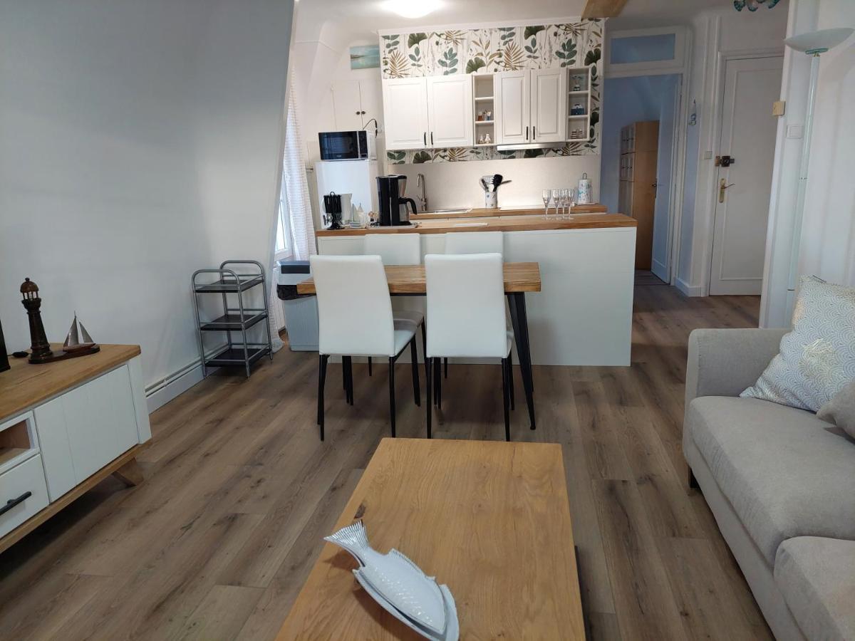 Au Gre Des Marees 2 Appartement Face A La Mer 2Eme Etage Ault Exteriör bild