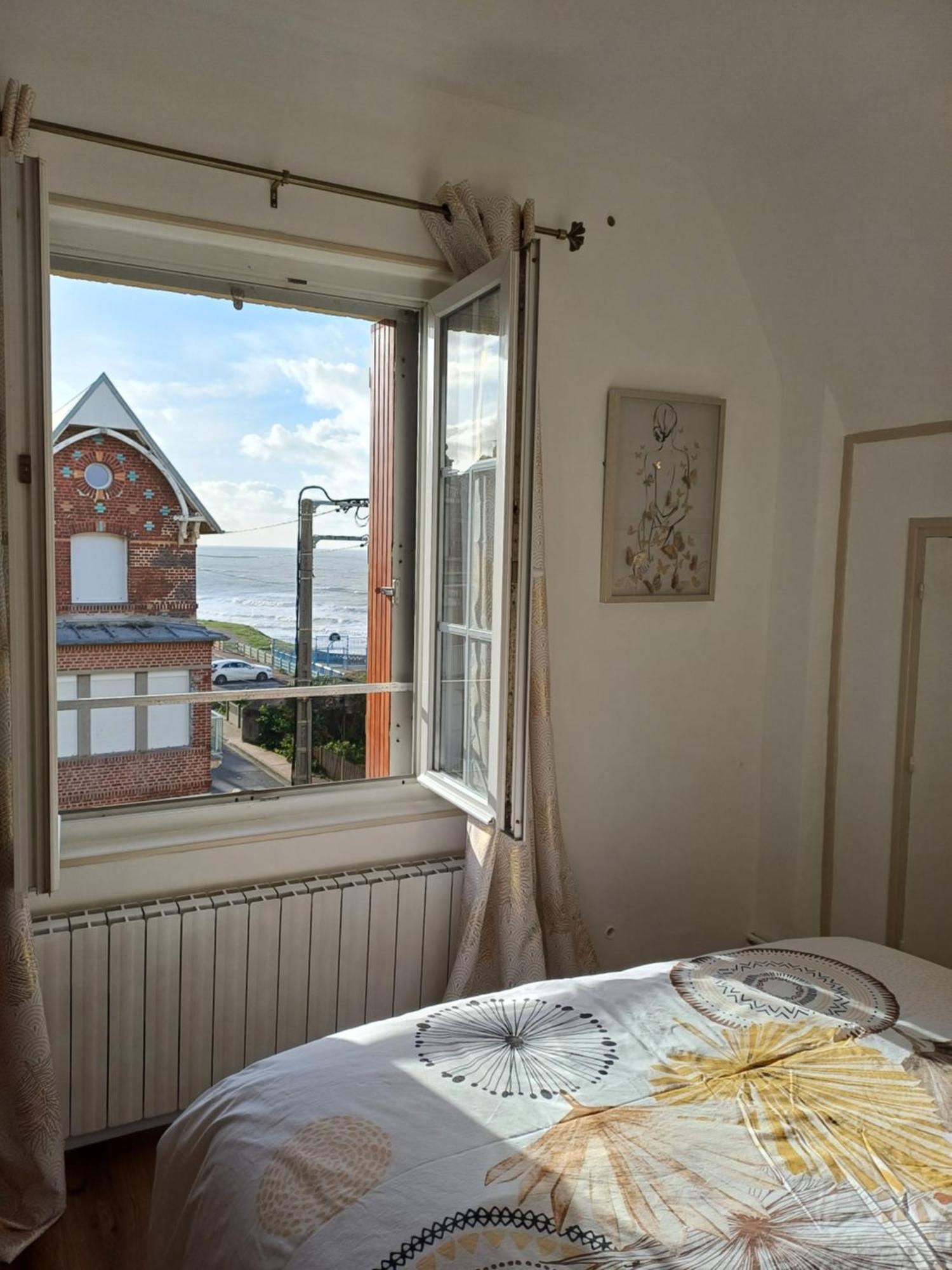 Au Gre Des Marees 2 Appartement Face A La Mer 2Eme Etage Ault Exteriör bild