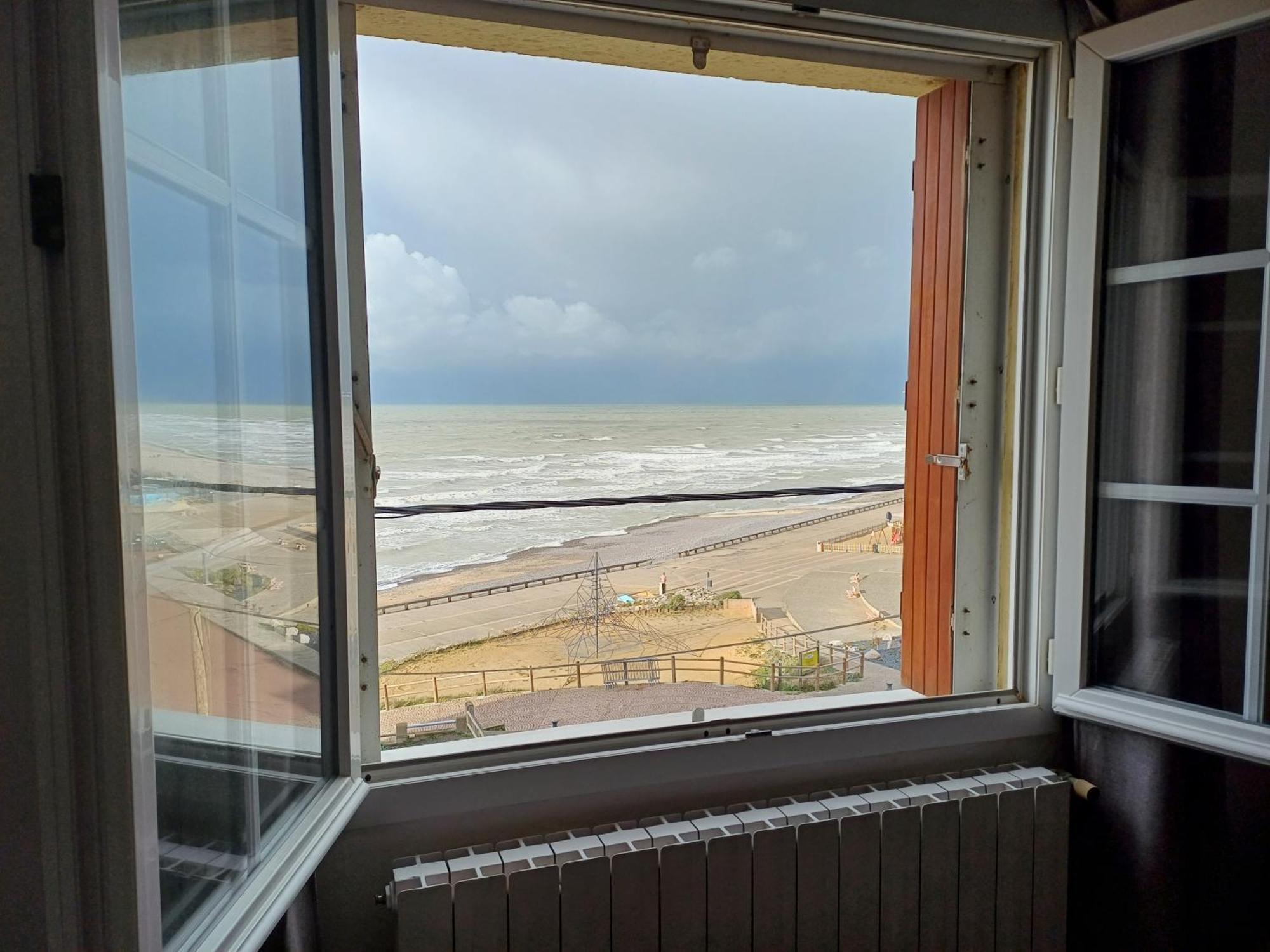 Au Gre Des Marees 2 Appartement Face A La Mer 2Eme Etage Ault Exteriör bild